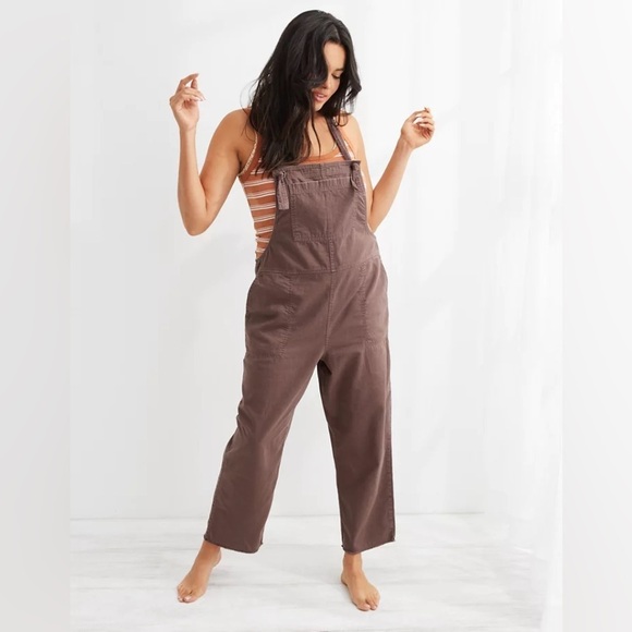 aerie Pants - Aerie women’s medium overalls jumper werk & play twill brown crop ankle frayed